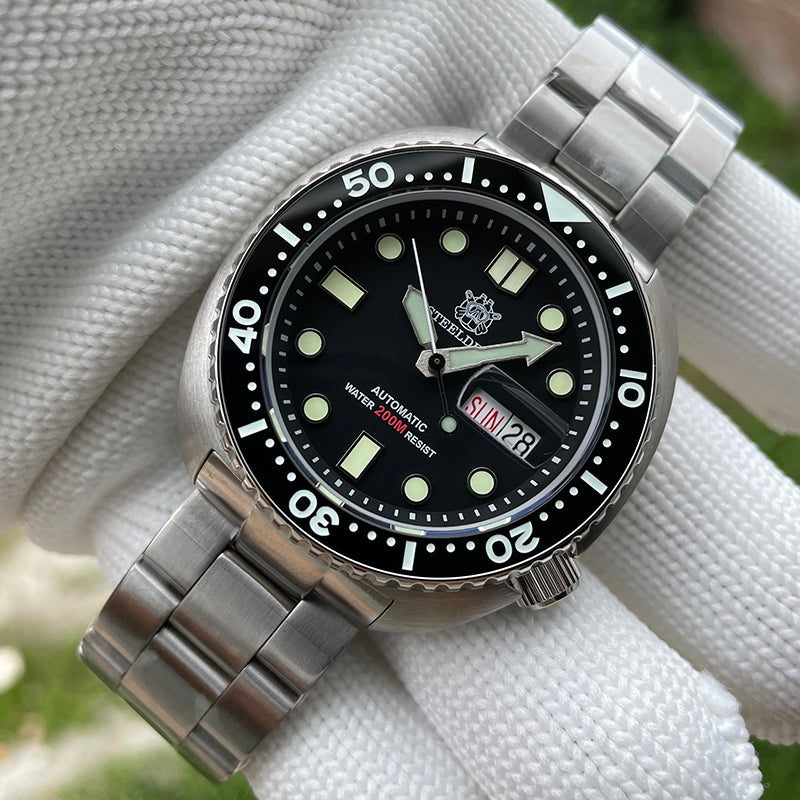 Stainless steel shop dive watch